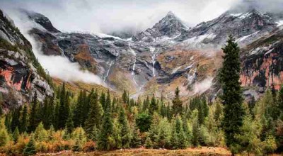 四川峡谷，是大地裂开的诗，还是时间刻下的伤？