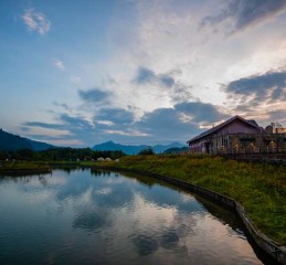贡嘎山，站在蜀山之王的脚下，我才明白什么叫不敢高声语
