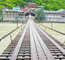 七月四川，探索蜀地的自然与文化之旅