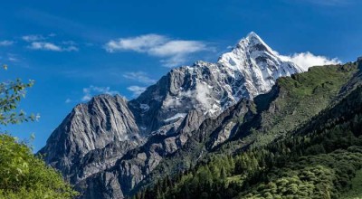剑门关，我站在千年雄关前，听见了历史的回响